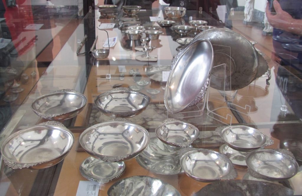 silver-dishes-from-pompeii-and-herculaneum-naples-museum