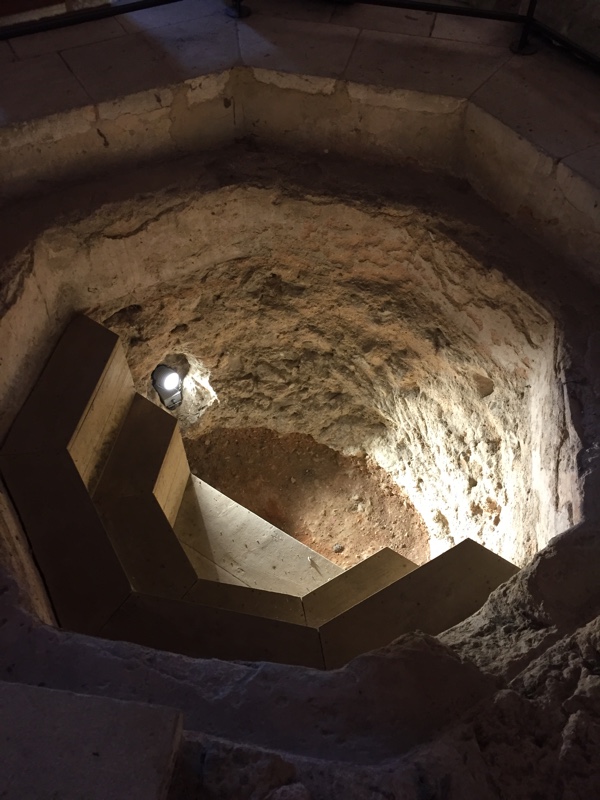 Baptismal tank added in the sixth century (Author photo)