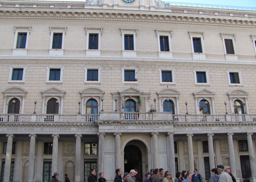 Roma Nova law court